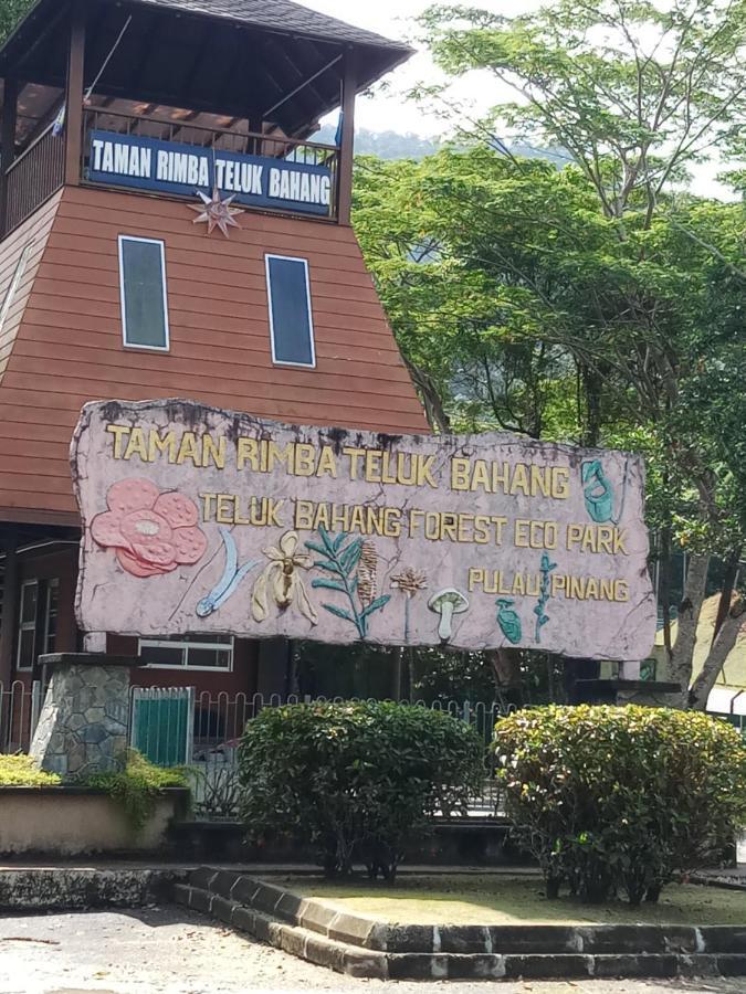 Tony'S Guesthouse At Teluk Bahang Batu Feringgi Buitenkant foto