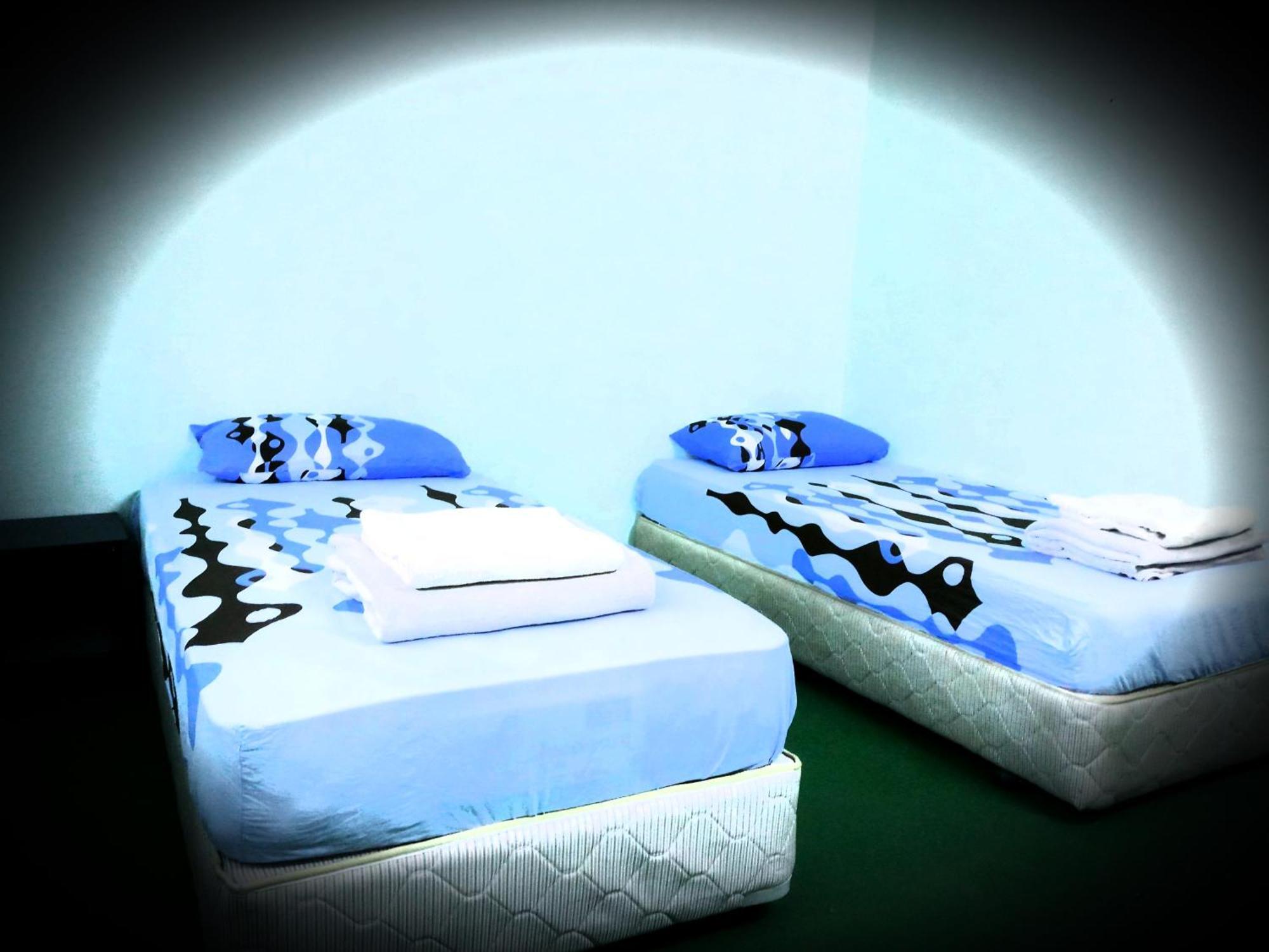 Tony'S Guesthouse At Teluk Bahang Batu Feringgi Buitenkant foto