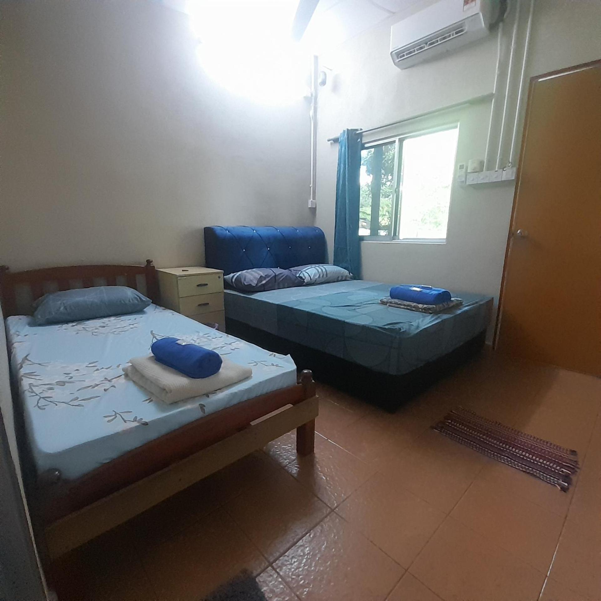 Tony'S Guesthouse At Teluk Bahang Batu Feringgi Buitenkant foto