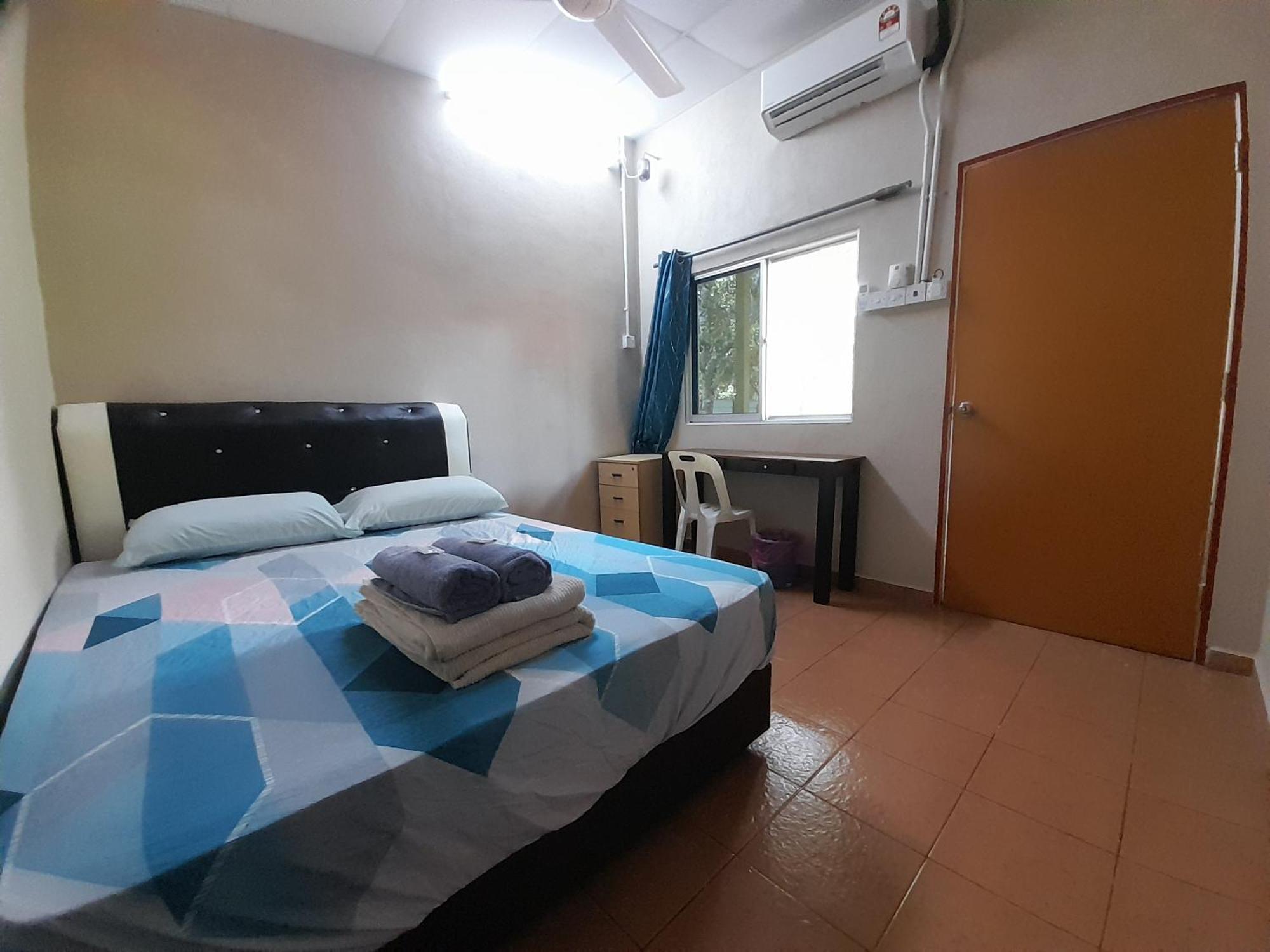 Tony'S Guesthouse At Teluk Bahang Batu Feringgi Buitenkant foto